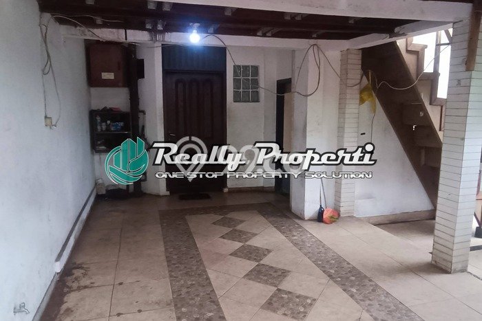 Rumah Sewa Bekasi LT 215m2 LB 240m2 Kawasan Jatiwaringin Rumah Sewa Bekasi LT 215m2 LB 240m2 Kawasan Jatiwaringin