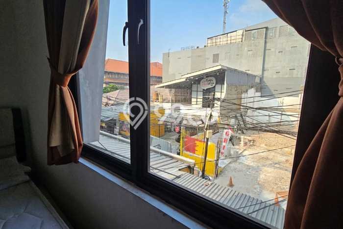 Siap Huni Rumah Mewah 51 Kamar di Palmerah Dekat ke Mana Saja Siap Huni Rumah Mewah 51 Kamar di Palmerah Dekat ke Mana Saja