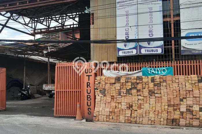 Komersial Bagus Dijual LB 50m2 Lokasi Strategis Bekasi Area Cocok untuk Bisnis Komersial Bagus Dijual LB 50m2 Lokasi Strategis Bekasi Area Cocok untuk Bisnis