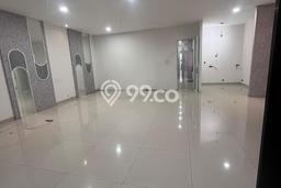 Ruko untuk Disewa di Pusat Jakarta Utara Luas Bangunan 442m2 Ruko untuk Disewa di Pusat Jakarta Utara Luas Bangunan 442m2