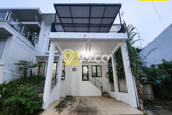 LOKASI PREMIUM! Rumah Strategis area Kemiling, Luas 180m2m² LB 100m2m² LOKASI PREMIUM! Rumah Strategis area Kemiling, Luas 180m2m² LB 100m2m²