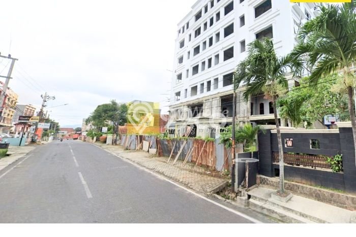 Rumah Lingkungan Asri kawasan Tanjung Karang Pusat, Bandar Lampung, LT 1542m2m² Bangunan 1664m2m² Rumah Lingkungan Asri kawasan Tanjung Karang Pusat, Bandar Lampung, LT 1542m2m² Bangunan 1664m2m²
