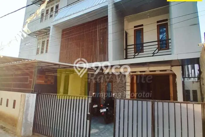 Hunian Mewah Dijual LT 221m2 di Tanjung Karang Pusat, Bandar Lampung Hunian Mewah Dijual LT 221m2 di Tanjung Karang Pusat, Bandar Lampung