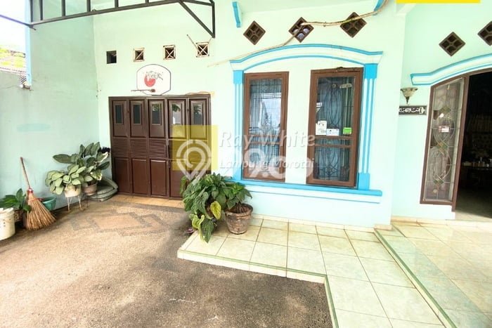 For Sale Rumah 6 Kamar Lokasi Strategis Nyaman dan Strategis di Banjar Sari For Sale Rumah 6 Kamar Lokasi Strategis Nyaman dan Strategis di Banjar Sari
