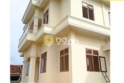Dijual Rumah 8 Kamar Lokasi Ideal Nyaman dan Strategis di Tanjung Karang Barat Dijual Rumah 8 Kamar Lokasi Ideal Nyaman dan Strategis di Tanjung Karang Barat
