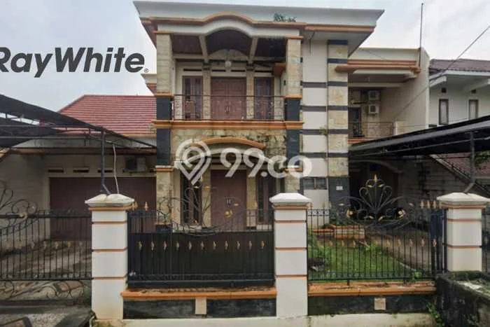 Lokasi terbaik! Rumah siap pakai dikontrakkan di Enggal LB 350m2 Lokasi terbaik! Rumah siap pakai dikontrakkan di Enggal LB 350m2