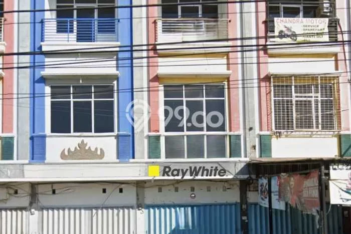Disewakan Ruko komersial di Way Halim luas bangunan 192m2 Disewakan Ruko komersial di Way Halim luas bangunan 192m2