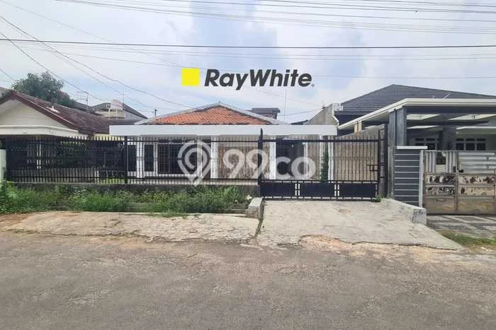 Lokasi strategis! Rumah siap huni dikontrakkan di Enggal LB 159m2 Lokasi strategis! Rumah siap huni dikontrakkan di Enggal LB 159m2