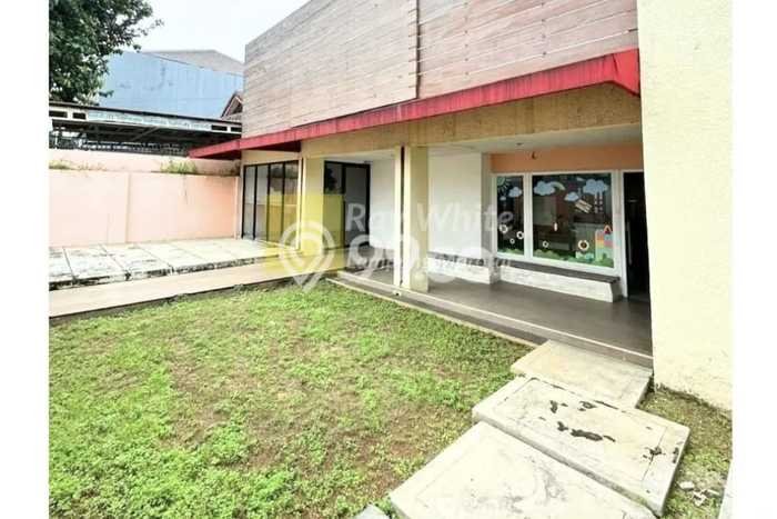 Unit Kantor disewakan di Tanjung Karang Pusat Bandar Lampung dengan LT 400m2 / LB 600m2 Unit Kantor disewakan di Tanjung Karang Pusat Bandar Lampung dengan LT 400m2 / LB 600m2