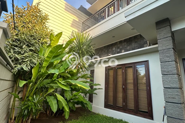 Vila Kawasan , Area 300m2m², Dekat ke Pusat Kota Vila Kawasan , Area 300m2m², Dekat ke Pusat Kota