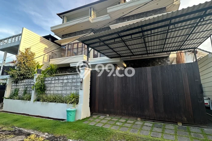 Vila Kawasan , Area 300m2m², Dekat ke Pusat Kota Vila Kawasan , Area 300m2m², Dekat ke Pusat Kota