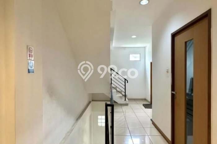 Ruko Dijual di Jakarta Selatan LT 97m2 & LB 378m2 Lokasi Terbaik! Ruko Dijual di Jakarta Selatan LT 97m2 & LB 378m2 Lokasi Terbaik!