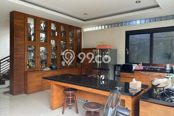 Unit Ruko Dijual di Denpasar LT 450m2 & LB 450m2 Unit Ruko Dijual di Denpasar LT 450m2 & LB 450m2