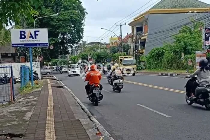 LOKASI TERBAIK! Ruko Kawasan Gatot Subroto, Luas 900m², Area Bisnis LOKASI TERBAIK! Ruko Kawasan Gatot Subroto, Luas 900m², Area Bisnis