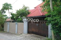 Rumah Lokasi Strategis area Denpasar Barat, Denpasar, LT 300m² LB 275m² Rumah Lokasi Strategis area Denpasar Barat, Denpasar, LT 300m² LB 275m²