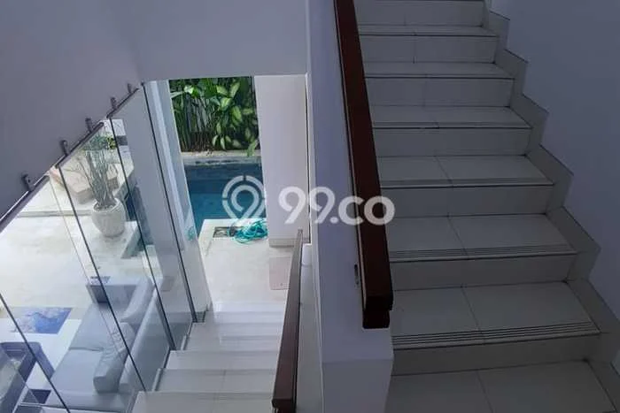 Disewakan! Rumah 3 Kamar Tidur &
3 Kamar Mandi di Tanjung Benoa, Badung Disewakan! Rumah 3 Kamar Tidur &
3 Kamar Mandi di Tanjung Benoa, Badung