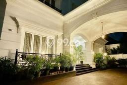 Siap Huni Hunian Elit 7 Kamar di Menteng Dekat ke Mana Saja Siap Huni Hunian Elit 7 Kamar di Menteng Dekat ke Mana Saja