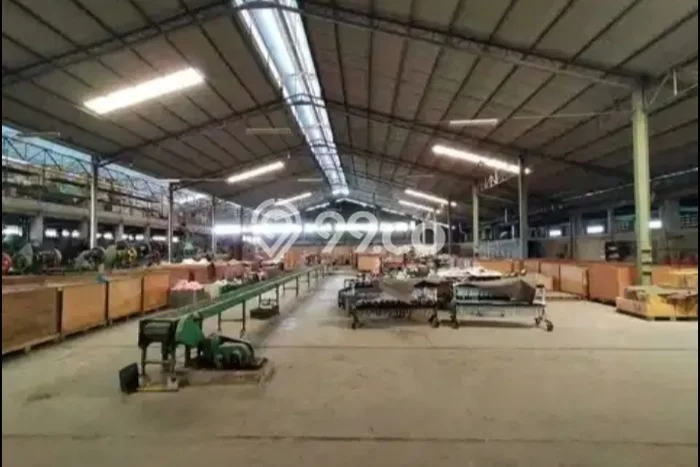 Gudang Komersial Disewakan di Curug Tangerang Luas 3200m2 Gudang Komersial Disewakan di Curug Tangerang Luas 3200m2
