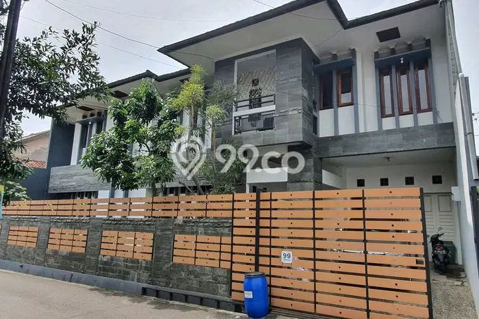 Dijual Rumah Luas Elegan Dengan View Cantik di Buah Batu, Bandung Dijual Rumah Luas Elegan Dengan View Cantik di Buah Batu, Bandung