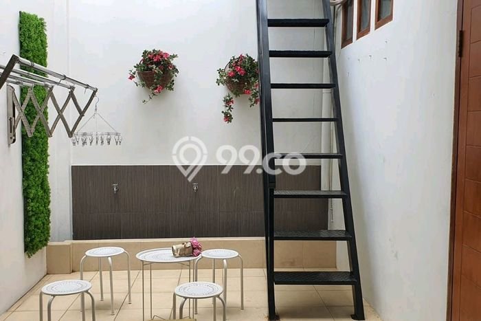 Dijual Rumah Luas Elegan Dengan View Cantik di Buah Batu, Bandung Dijual Rumah Luas Elegan Dengan View Cantik di Buah Batu, Bandung