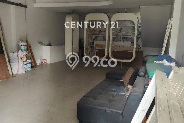 Lokasi strategis! Rumah siap pakai disewakan di Batununggal LB 300m2 Lokasi strategis! Rumah siap pakai disewakan di Batununggal LB 300m2