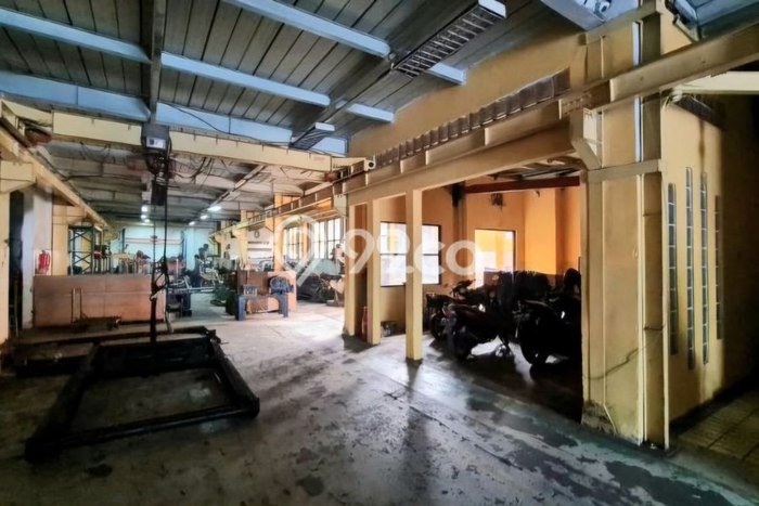 Gudang Bagus Dijual LB 1200m2 Lokasi Strategis Bandung Area Cocok untuk Bisnis Gudang Bagus Dijual LB 1200m2 Lokasi Strategis Bandung Area Cocok untuk Bisnis