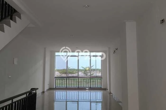 Ruko For Rent di Teluk Naga, Luas 202m², Area Strategis Ruko For Rent di Teluk Naga, Luas 202m², Area Strategis