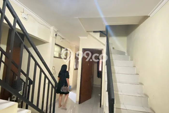 Dijual Segera Kost 10 Kamar, 5 Kamar Mandi di Tangerang, Tangerang, Luas 162m2 Dijual Segera Kost 10 Kamar, 5 Kamar Mandi di Tangerang, Tangerang, Luas 162m2