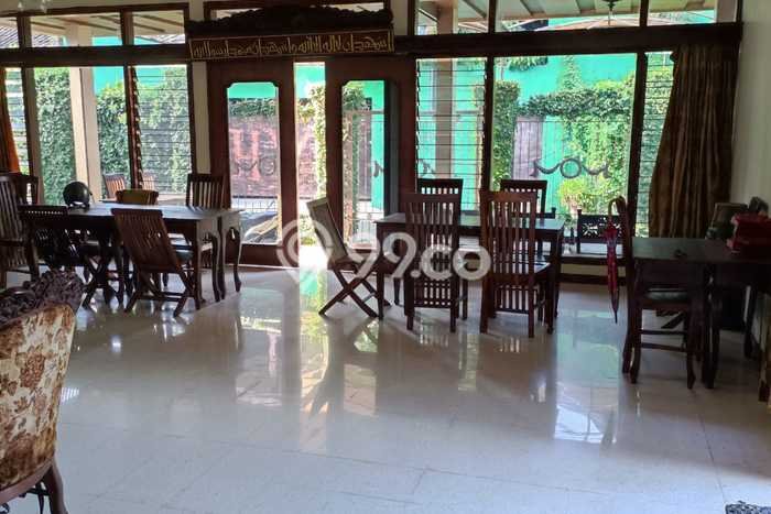 Rumah Terawat area Laweyan, Surakarta, LT 1007m2m², Luas Bangunan 700m2m² Rumah Terawat area Laweyan, Surakarta, LT 1007m2m², Luas Bangunan 700m2m²