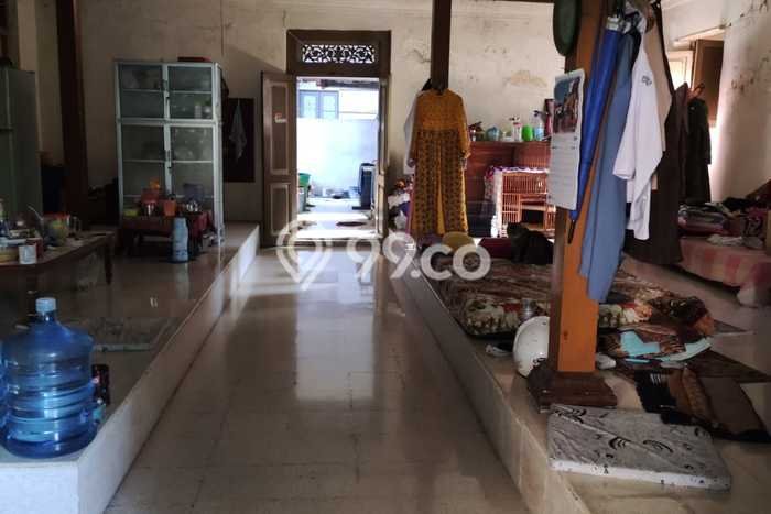 SPECIAL PRICE! Rumah Asri lokasi Laweyan, Luas 1007m2m² LB 700m2m² SPECIAL PRICE! Rumah Asri lokasi Laweyan, Luas 1007m2m² LB 700m2m²