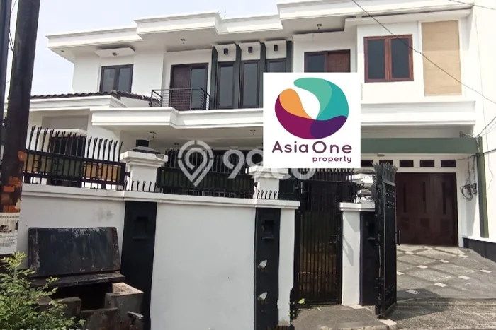 Disewakan Rumah Murah di Rawamangun Jakarta Timur dengan 6 Kamar Tidur Disewakan Rumah Murah di Rawamangun Jakarta Timur dengan 6 Kamar Tidur