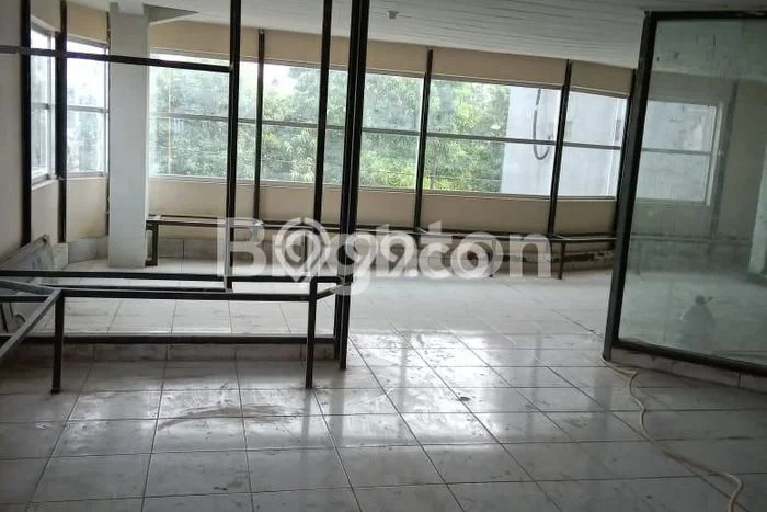 Unit Gudang Disewakan di Teluk Gong di Area Ramai & Strategis Unit Gudang Disewakan di Teluk Gong di Area Ramai & Strategis