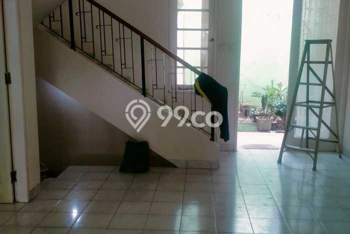 Rumah Luas Asri 3 KT Siap Pakai di Raffles Hills Jakarta Timur Rumah Luas Asri 3 KT Siap Pakai di Raffles Hills Jakarta Timur
