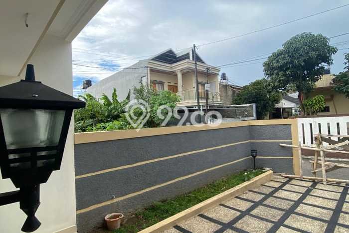 Dijual Cepat Rumah Bagus Siap Huni LB 145m2 di Arcamanik, Bandung Dijual Cepat Rumah Bagus Siap Huni LB 145m2 di Arcamanik, Bandung
