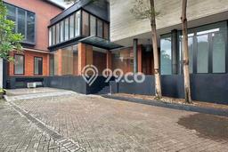 Dijual Rumah Premium dengan Fasilitas Sekitar Lengkap di Kebayoran Lama, Jakarta Selatan Dijual Rumah Premium dengan Fasilitas Sekitar Lengkap di Kebayoran Lama, Jakarta Selatan