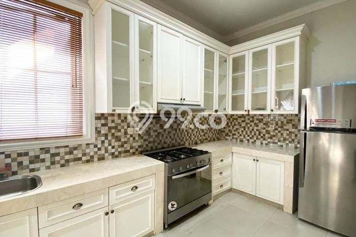 Ready to Use! Luxury House LT 587m2 Desain Elegan di patra kuningan Ready to Use! Luxury House LT 587m2 Desain Elegan di patra kuningan