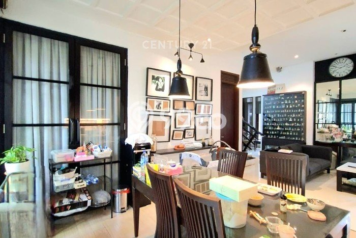 Hunian Elit LB 250m2 Siap Huni Desain Elegan di Bintaro, Tangerang Selatan Hunian Elit LB 250m2 Siap Huni Desain Elegan di Bintaro, Tangerang Selatan