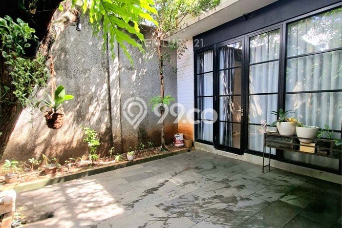 Hunian Elit LB 250m2 Siap Huni Desain Elegan di Bintaro, Tangerang Selatan Hunian Elit LB 250m2 Siap Huni Desain Elegan di Bintaro, Tangerang Selatan