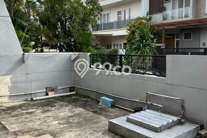 Rumah Disewakan Jakarta Barat LT 200m2 LB 140m2 Area Intercon Rumah Disewakan Jakarta Barat LT 200m2 LB 140m2 Area Intercon
