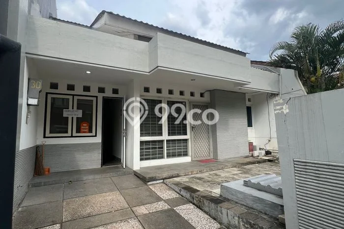 Rumah Disewakan Jakarta Barat LT 200m2 LB 140m2 Area Intercon Rumah Disewakan Jakarta Barat LT 200m2 LB 140m2 Area Intercon