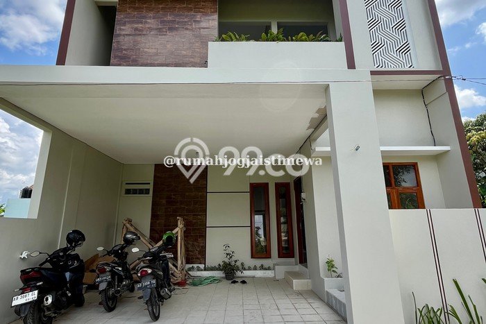 Rumah Lokasi Strategis area , Yogyakarta, Luas 85m2m² Bangunan 85m2m² Rumah Lokasi Strategis area , Yogyakarta, Luas 85m2m² Bangunan 85m2m²