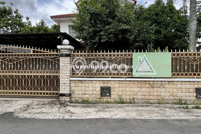 For Sale! Luxury House LT 526m2 Desain Modern di Condong Catur For Sale! Luxury House LT 526m2 Desain Modern di Condong Catur