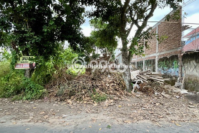 Lahan Dijual Lokasi Strategis di Sleman dengan Luas 367m2 Lahan Dijual Lokasi Strategis di Sleman dengan Luas 367m2