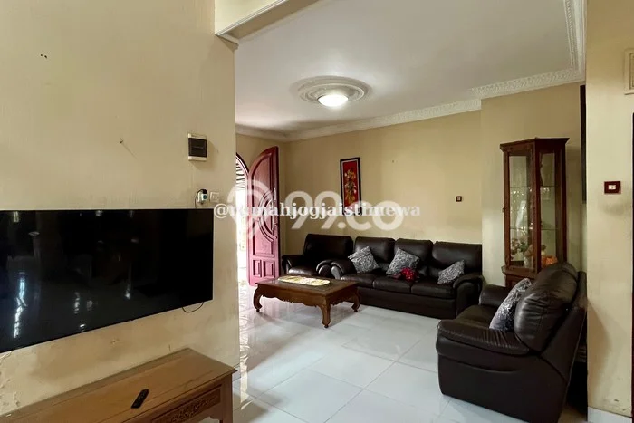 For Sale! Luxury House LT 526m2 Desain Modern di Condong Catur For Sale! Luxury House LT 526m2 Desain Modern di Condong Catur