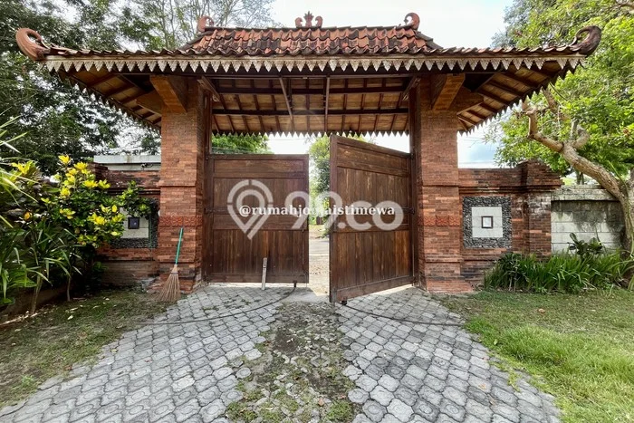 Rumah Eksklusif Siap Huni LT 1200m2 di Ngemplak, Sleman Rumah Eksklusif Siap Huni LT 1200m2 di Ngemplak, Sleman
