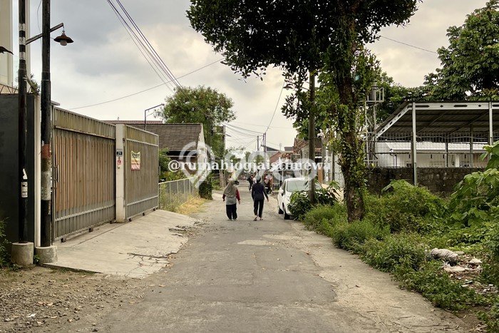 Lahan Dijual Lokasi Strategis di Sleman dengan Luas 367m2 Lahan Dijual Lokasi Strategis di Sleman dengan Luas 367m2