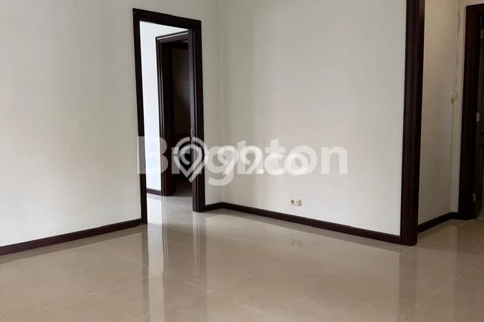 HOT DEAL! Rumah di Wiyung, 3 KM, Area Asri, Luas 276m2m² LB 300m2m² HOT DEAL! Rumah di Wiyung, 3 KM, Area Asri, Luas 276m2m² LB 300m2m²