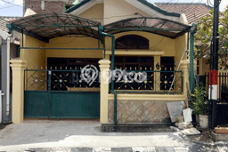 Rumah Area Nyaman kawasan Wiyung, Surabaya, LT 90m2m² LB 110m2m² Rumah Area Nyaman kawasan Wiyung, Surabaya, LT 90m2m² LB 110m2m²