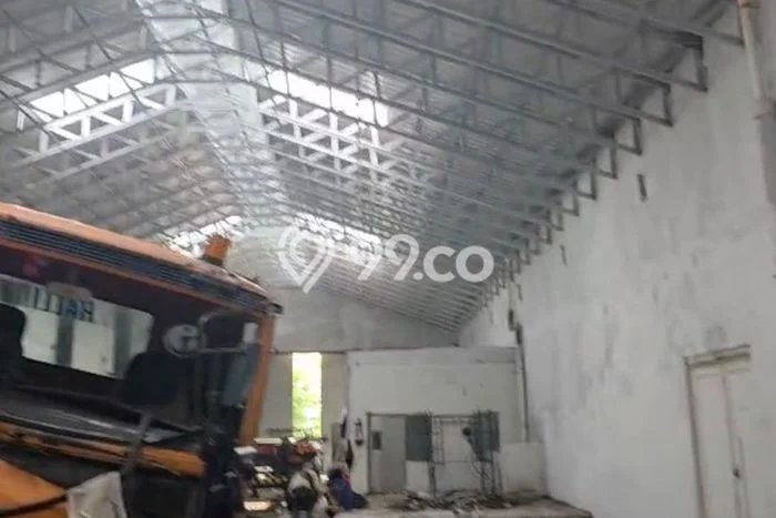 Unit Komersial Disewakan di Surabaya Area Strategis Harga Kompetitif Unit Komersial Disewakan di Surabaya Area Strategis Harga Kompetitif