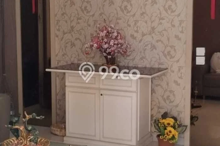 Rumah Luxury Modern Tanpa Renovasi di Pakuwon Indah Surabaya Rumah Luxury Modern Tanpa Renovasi di Pakuwon Indah Surabaya